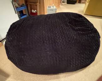 Love-Sac Style Bean Bag Chair.