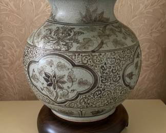 Vintage Table Lamp. Photo 2 of 2.