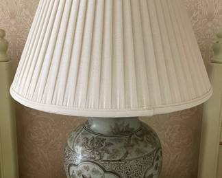Vintage Table Lamp. Photo 1 of 2.