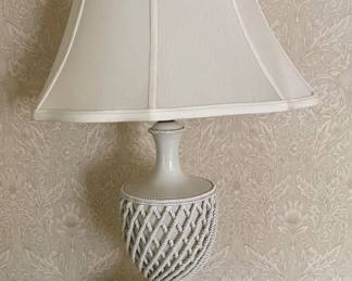Vintage Porcelain Lattice Urn Table Lamp. Photo 1 of 2.