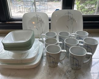 Coral, Irris Collection x 31 pieces