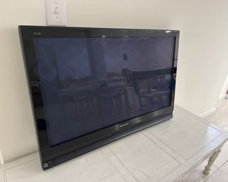 Panasonic a high Def Plasma Tv 2007 42”