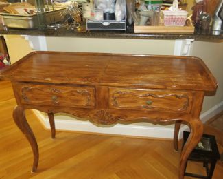 EXPANDABLE SIDEBOARD.