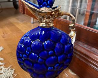 KENTUCKY WHISKEY DECORATIVE BOTTLE.