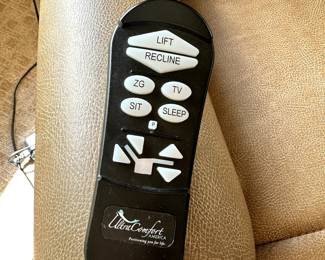 Fantastic ULTRA COMFORT Leather Recliner that is waiting to help you relax! MANY Setting on this comfy chair! 