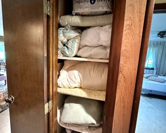 General household linens, sheets etc...