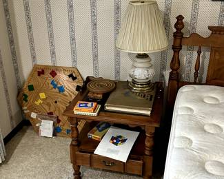 Heavy wooden nights stand with lamp!