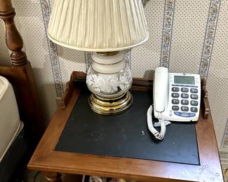 Heavy wooden nights stand with lamp!