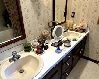 Bathroom and Vanity supplies! 