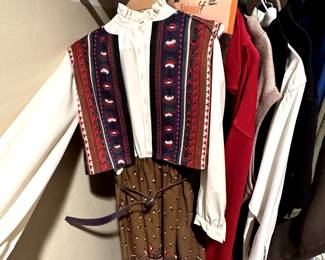 More GREAT woman's clothing and linens! Shoes too!