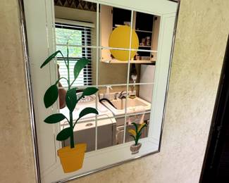 Cool mirror art work! 