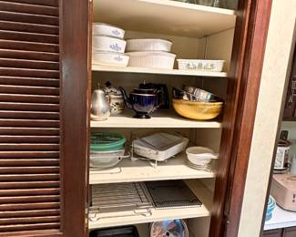 Vintage Pyrex, Tea and Coffee Pots, assorted Kitchen Bakeware! 