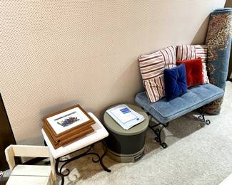 Assorted Bedroom items! Rugs and Runners! Decorative Throw Pillows! 