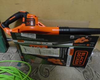 Lightweight Leaf Blower