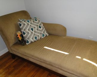 Nice neutral fabric on this comfortable piece