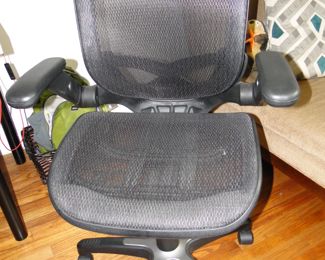 These office chairs are very comfortable