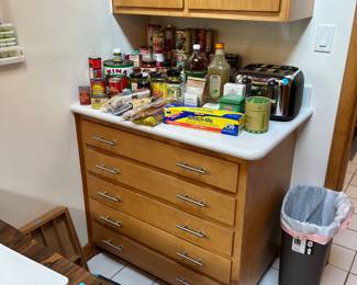 Toaster, 4 slice, and some basic pantry staple items as well