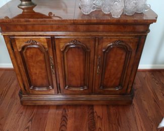 server-part  of  dining  room  set