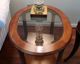 19      pair  of  oval  lamp  tables  with  glass  inserts    size    25 1/2  x  22  1/2"                             