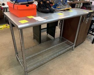 STAINLESS STEEL TABLE