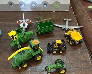 JOHN DEERE TOYS