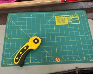 ROTARY CUTTING MAT