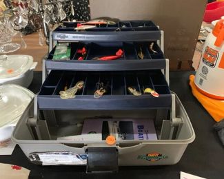 TACKLE BOX WITH LURES