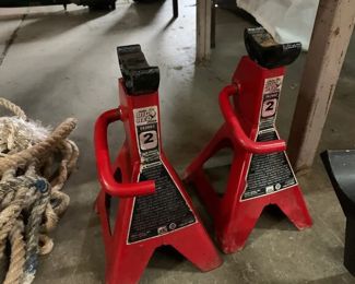 JACK STANDS