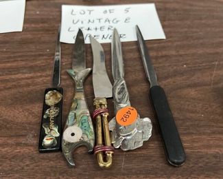 LOT OF VINTAGE LETTER OPENERS