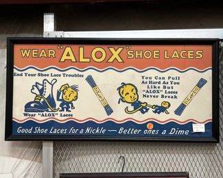 FRAMED SHOELACES PICTURE