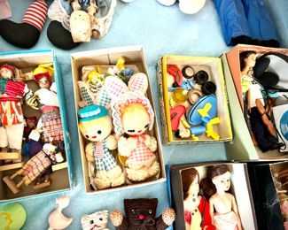 Vintage dolls, including Cabbage Patch and Mrs. Beasley