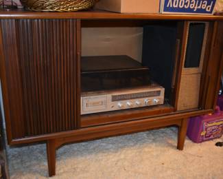 MCM Drexel Console with Linin Fold Sliding Doors and Speakers
