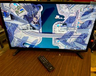 32” Toshiba 2017 TV w/ remote Best Buy HDMI Dolby, audio $75