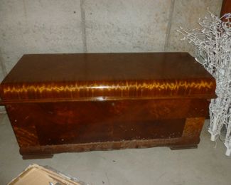 Lane Cedar Chest