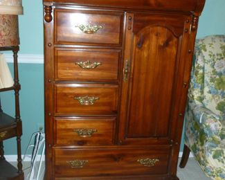 Basset Chest/wardrobe