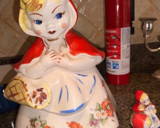 Hull Ware Little Red Riding Hood cookie jar #967 Excellent condition $150