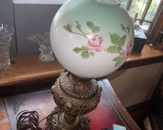 Gone with the wind globe lamp very pretty and old! Looks like it was rewired