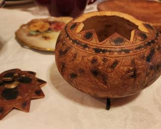 Vintage Peruvian Gourd Folk Art Trinket Box w Lid