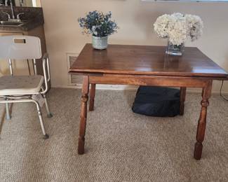 Vintage Pull Leaf Table