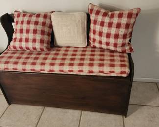  Vintage Farmhouse Gingham Pattern Storage Bench