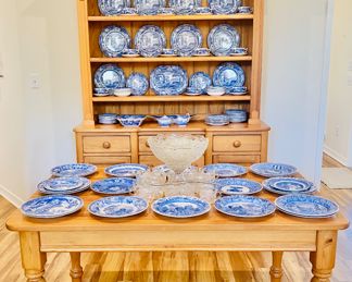 Lexington Furniture Weekend Retreat Collection Pine Hutch and Pine Farmhouse table with drawers