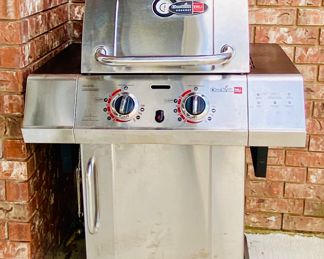 Char Broil grill with cover