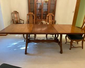 Trestle Table with 2 leaves
