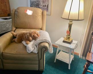 Very nice leather recliner