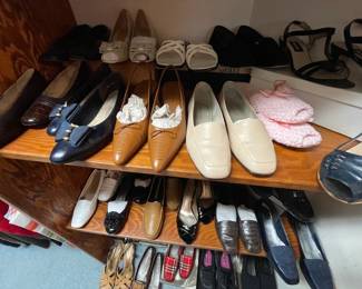 Shoes are mostly 7.5