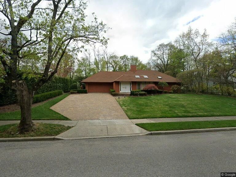 Roslyn Heights snap