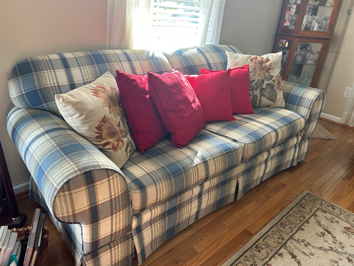 Hidden Treasures Estate Sales in Bristol, TN starts on 9/1/2023