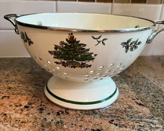 Spode Christmas tree colander