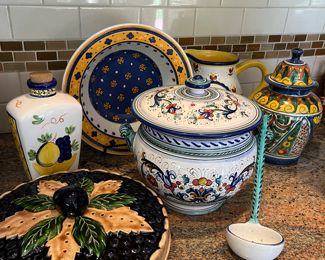 Mexican and Italian ceramic pieces