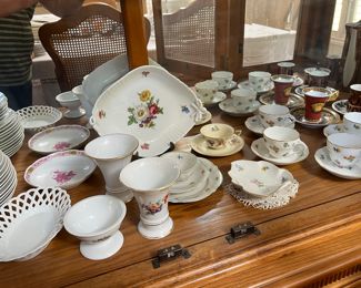 several pieces of fine German porcelain - Hutschenreuther, Kaiser, Furstenberg, Rosenthal, etc.
